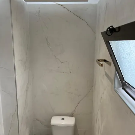 2-luxury Jacuzzi White By The Sea アパート *