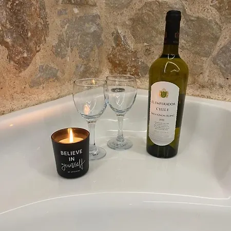 Appartement 2-luxury Jacuzzi White By The Sea *
